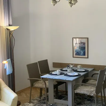 Wielki Blekit Z Salonem I Dwiema Sypialniami, Gwarantowany Free Parking *