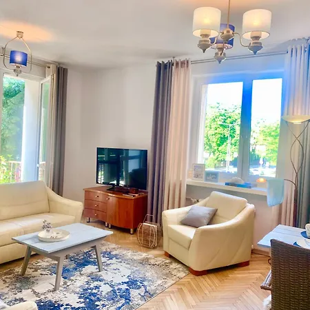 Wielki Blekit Z Salonem I Dwiema Sypialniami, Gwarantowany Free Parking Appartement